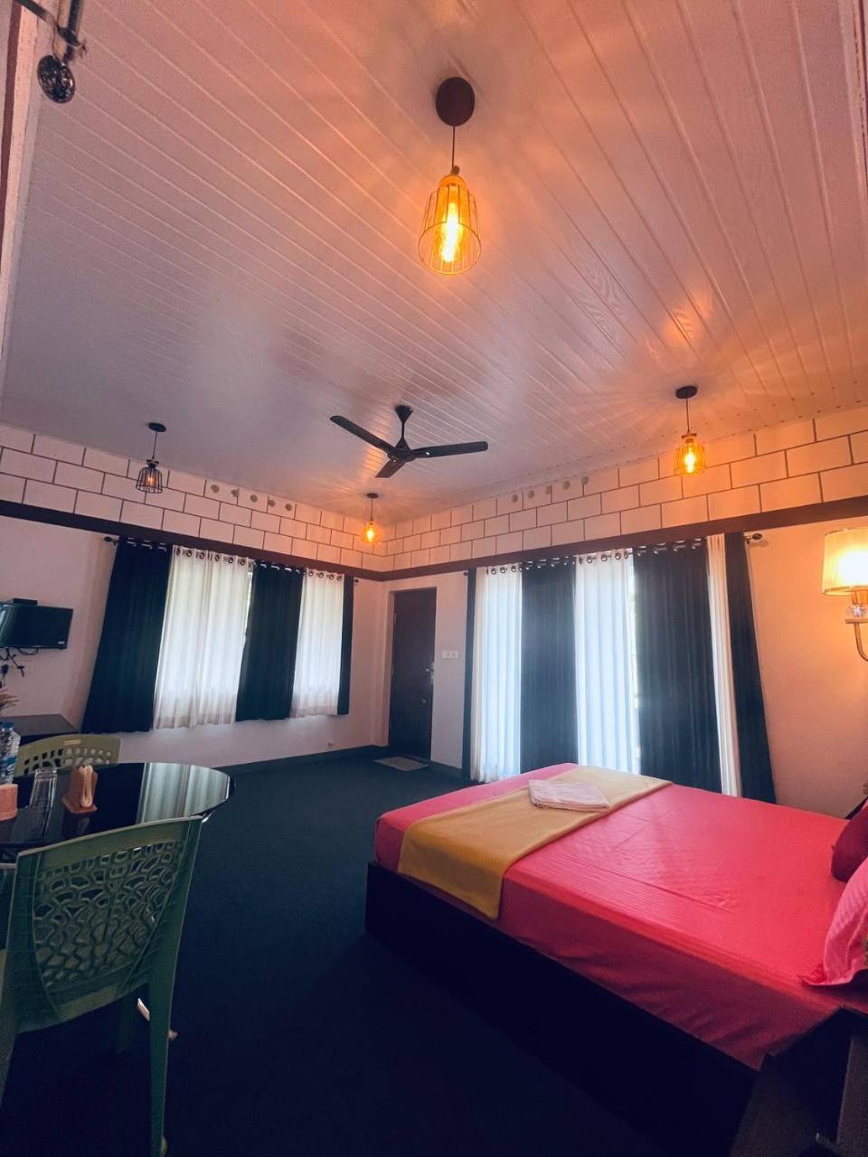 Linn View Home Stay Munnar Szoba fotó